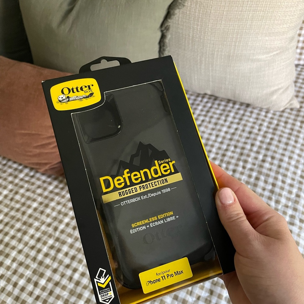 OtterBox Defender Series Rugged Black Case for iPhone 11 Pro Max